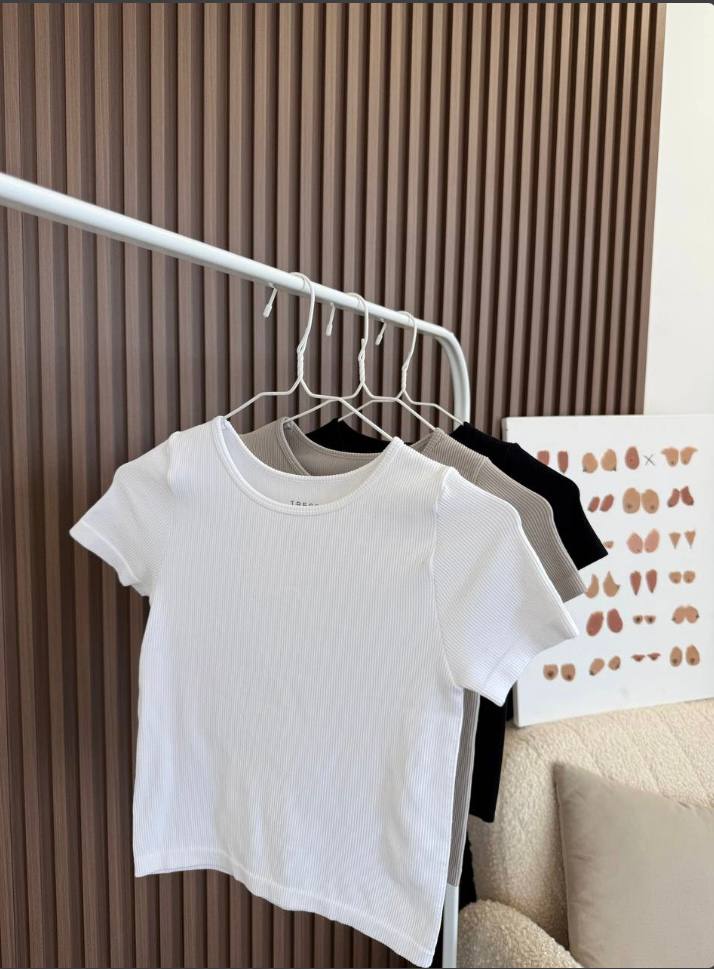 Футболка базова в рубчик