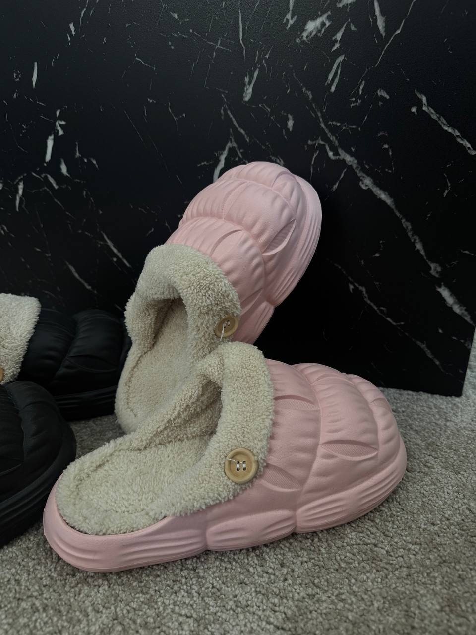 Тапочки з гудзиком