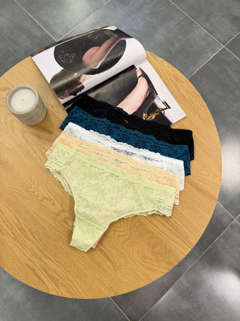 Мереживні бразильяни зі сплетеною спинкою