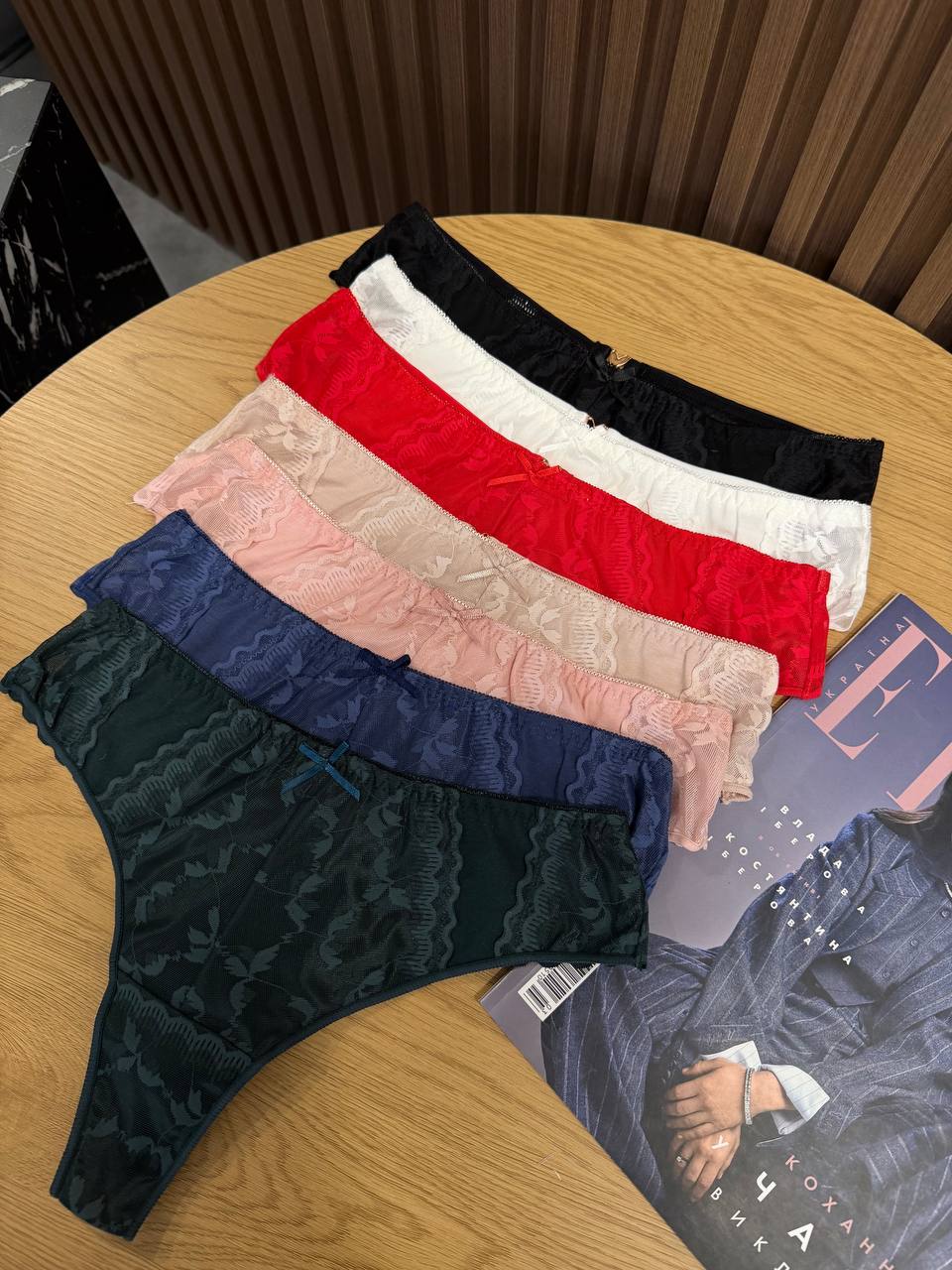 Стрінги позаду з сердечком