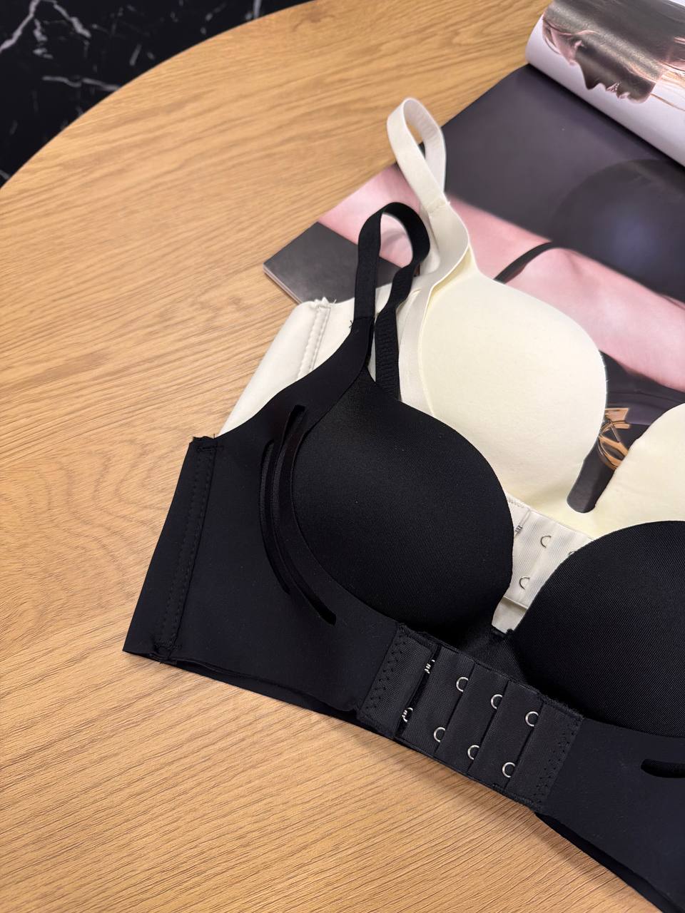 Бюст з пуш ап і з додатковою застібкою спереду
