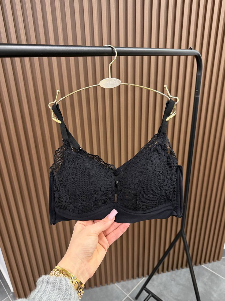Мереживний бюстгальтер з дихаючими чашками