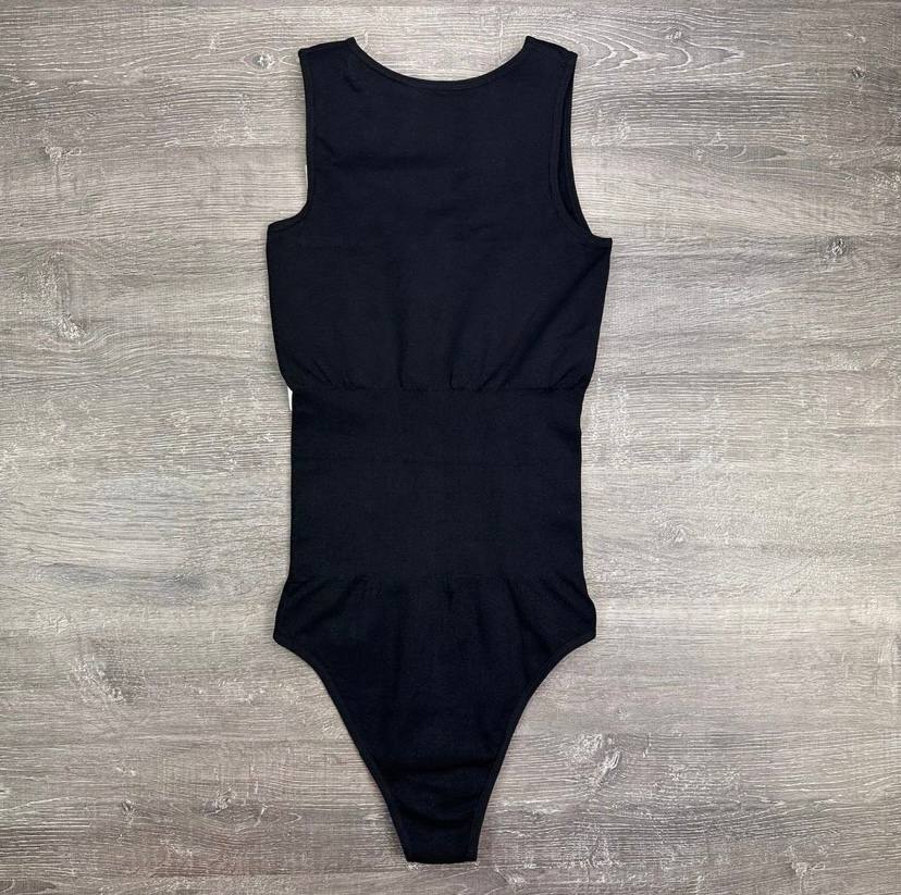 Боді з вирізом з ефектом утяжки