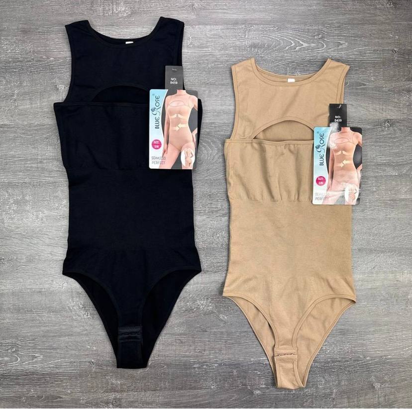 Боді з вирізом з ефектом утяжки