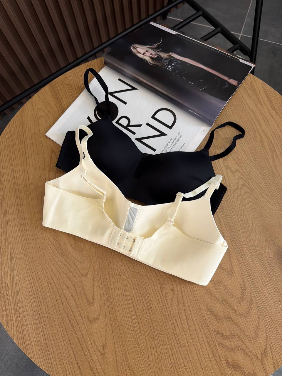 Бюстгальтер анатомічний з вставкою між грудьми