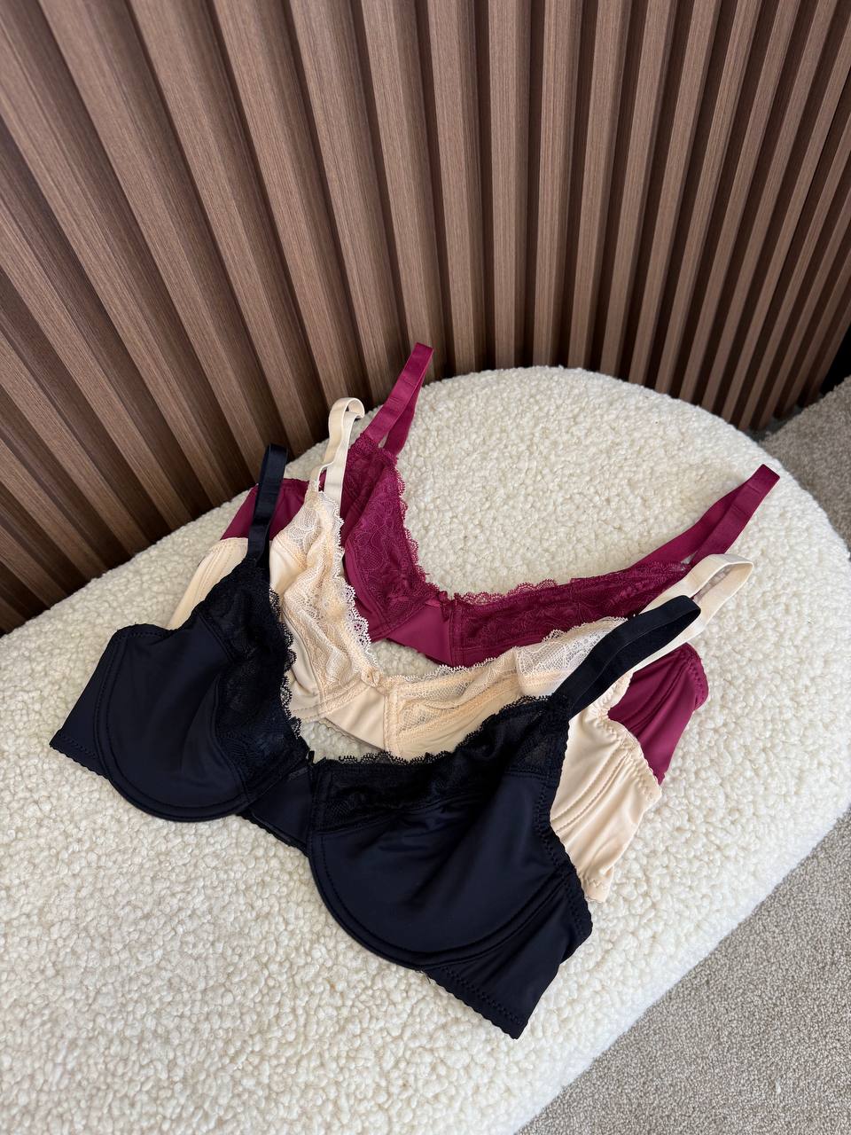 Бюст мереживний з кісточкою