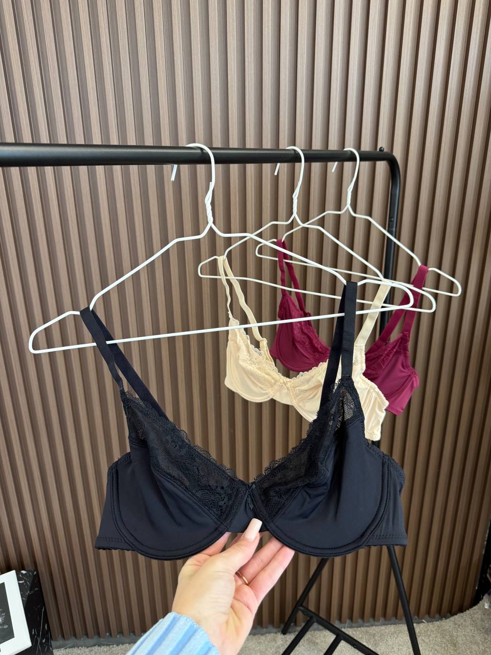 Бюст мереживний з кісточкою