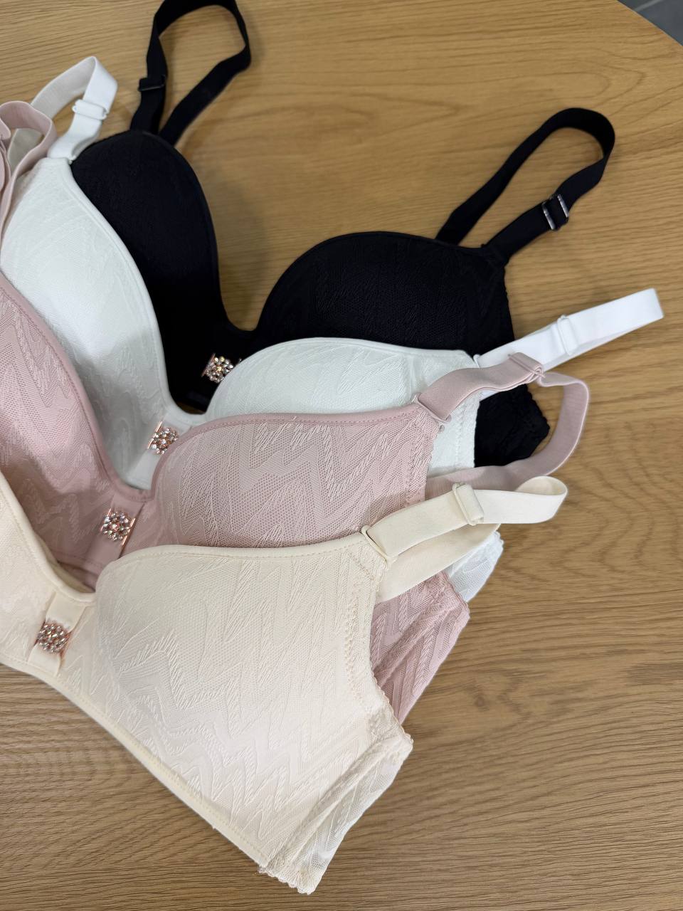 Бюст мереживний з безшовною спинкою