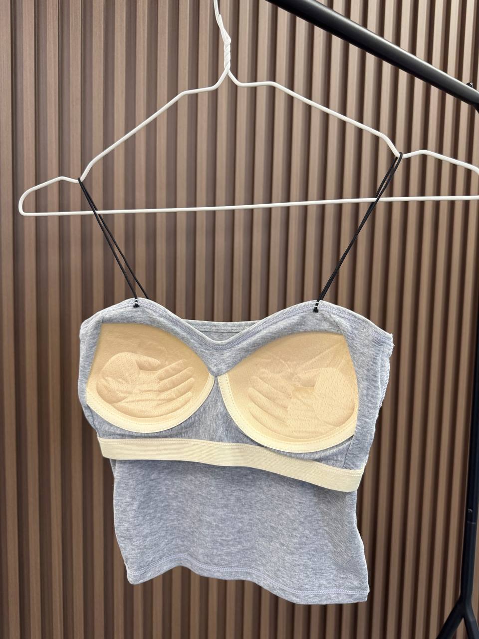 Топ майка на тонких бретелях