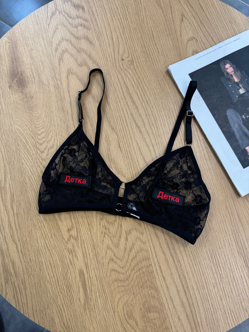 Спокусливий бюст Детка