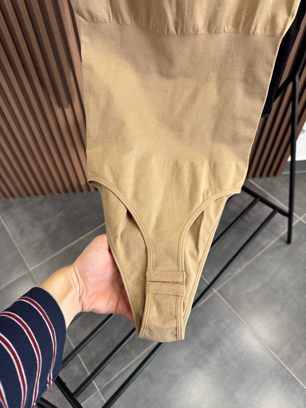 Боді з вирізом з ефектом утяжки