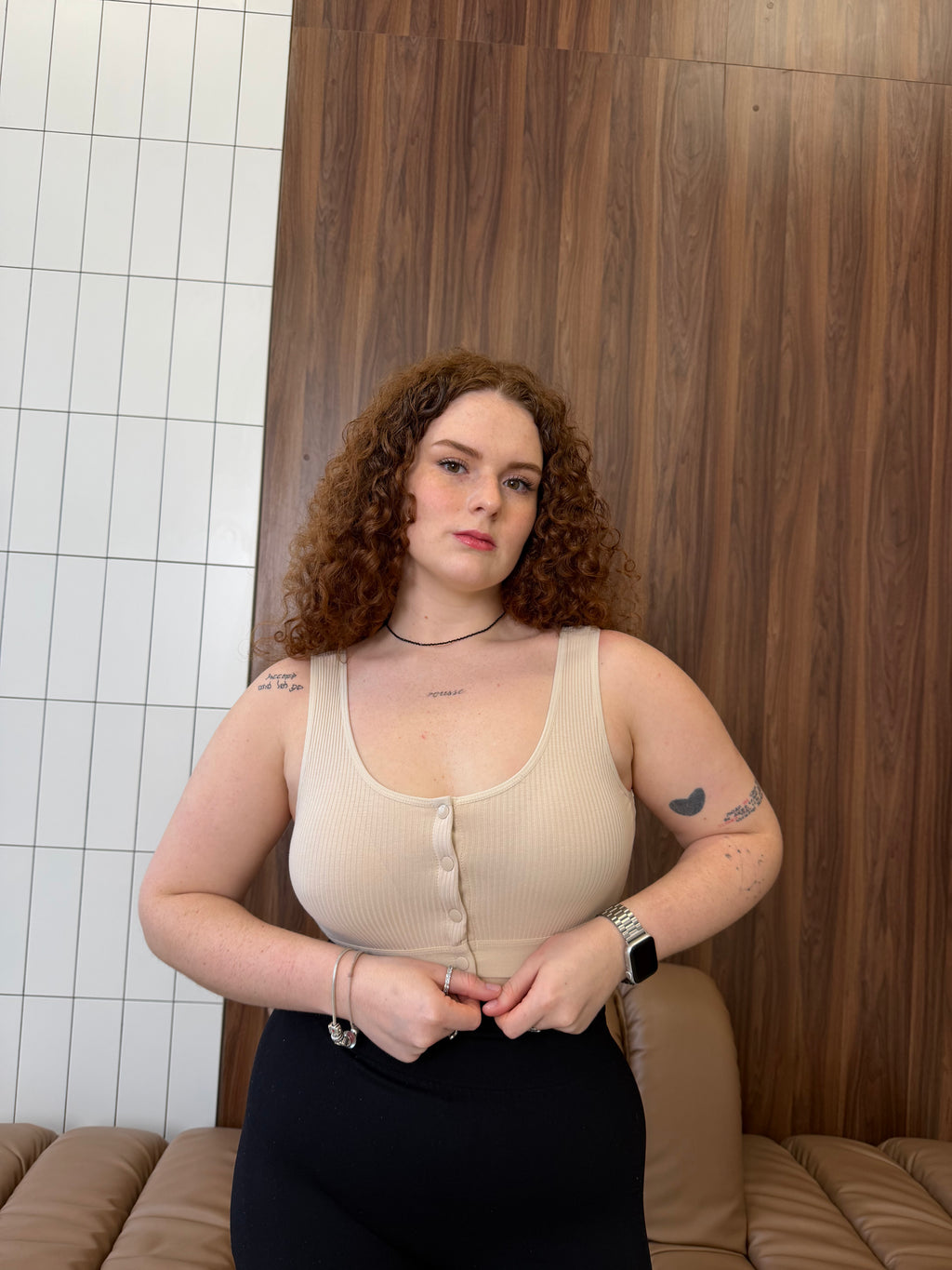 Топ з застібками попереду