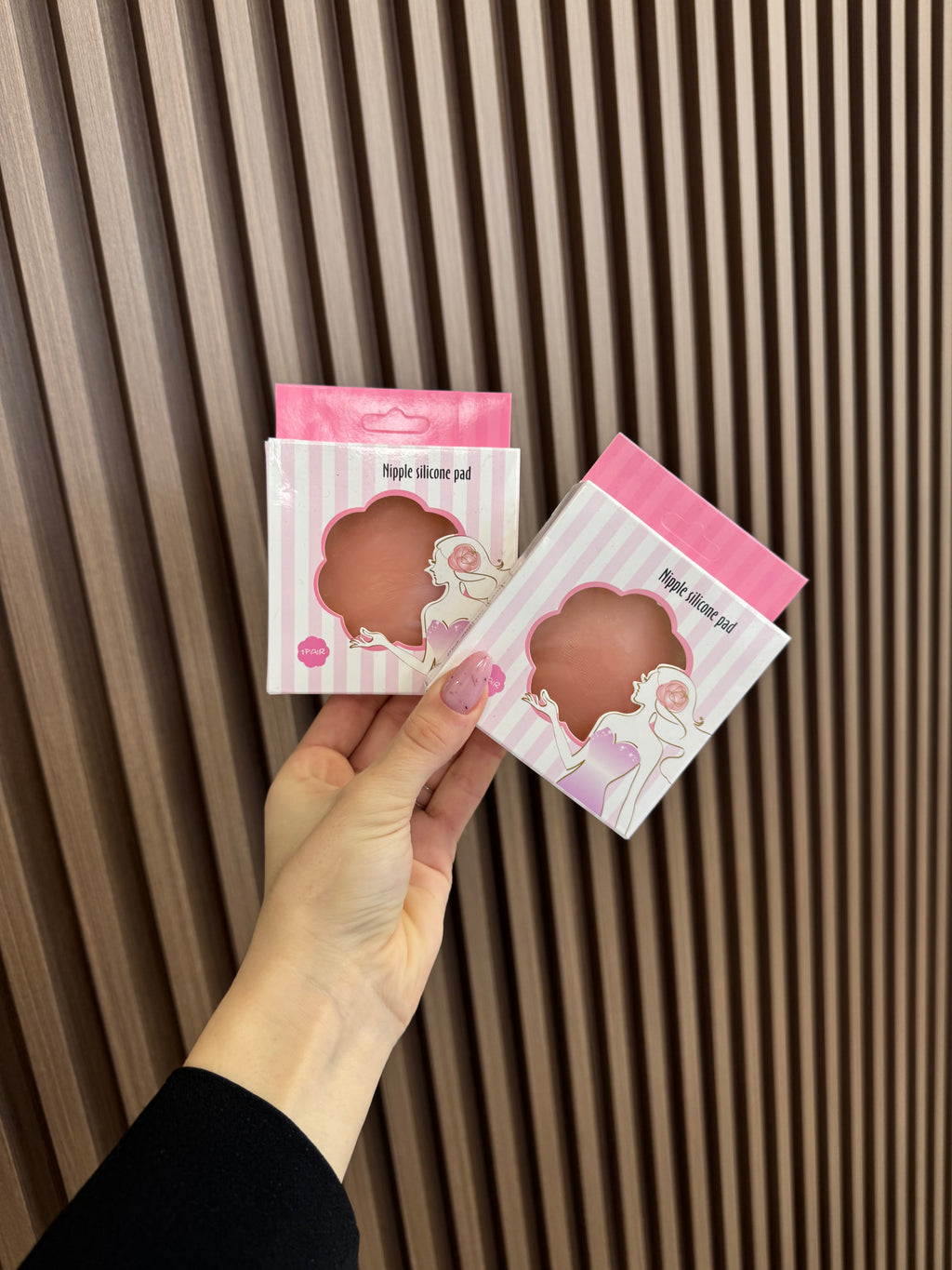 Наліпки на груди