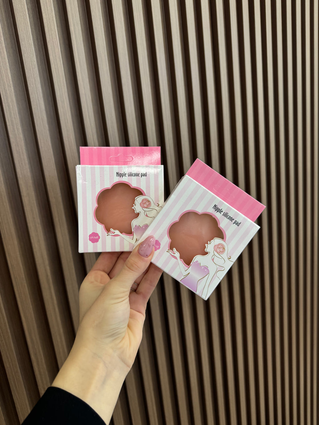 Наліпки на груди