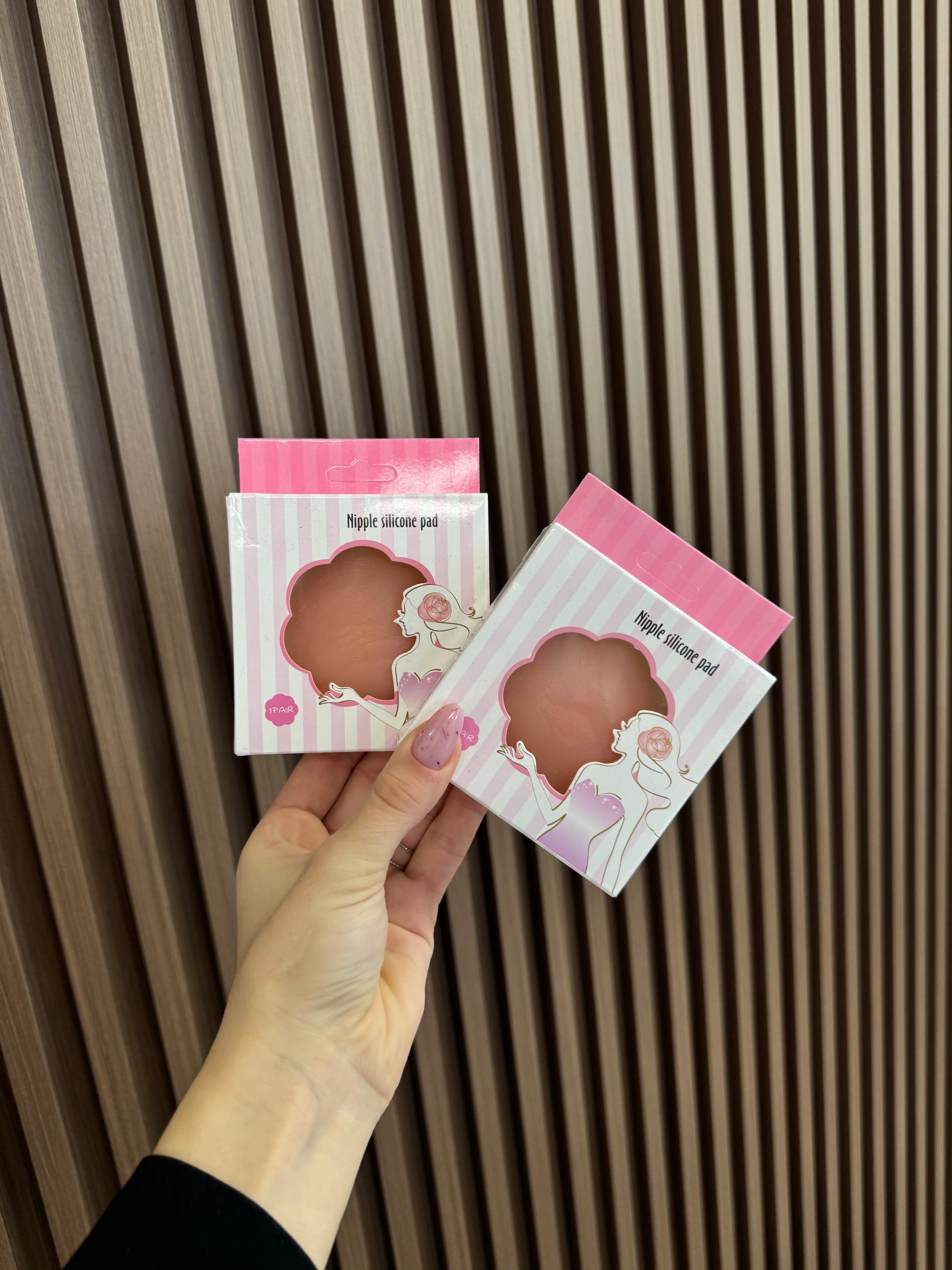 Наліпки на груди