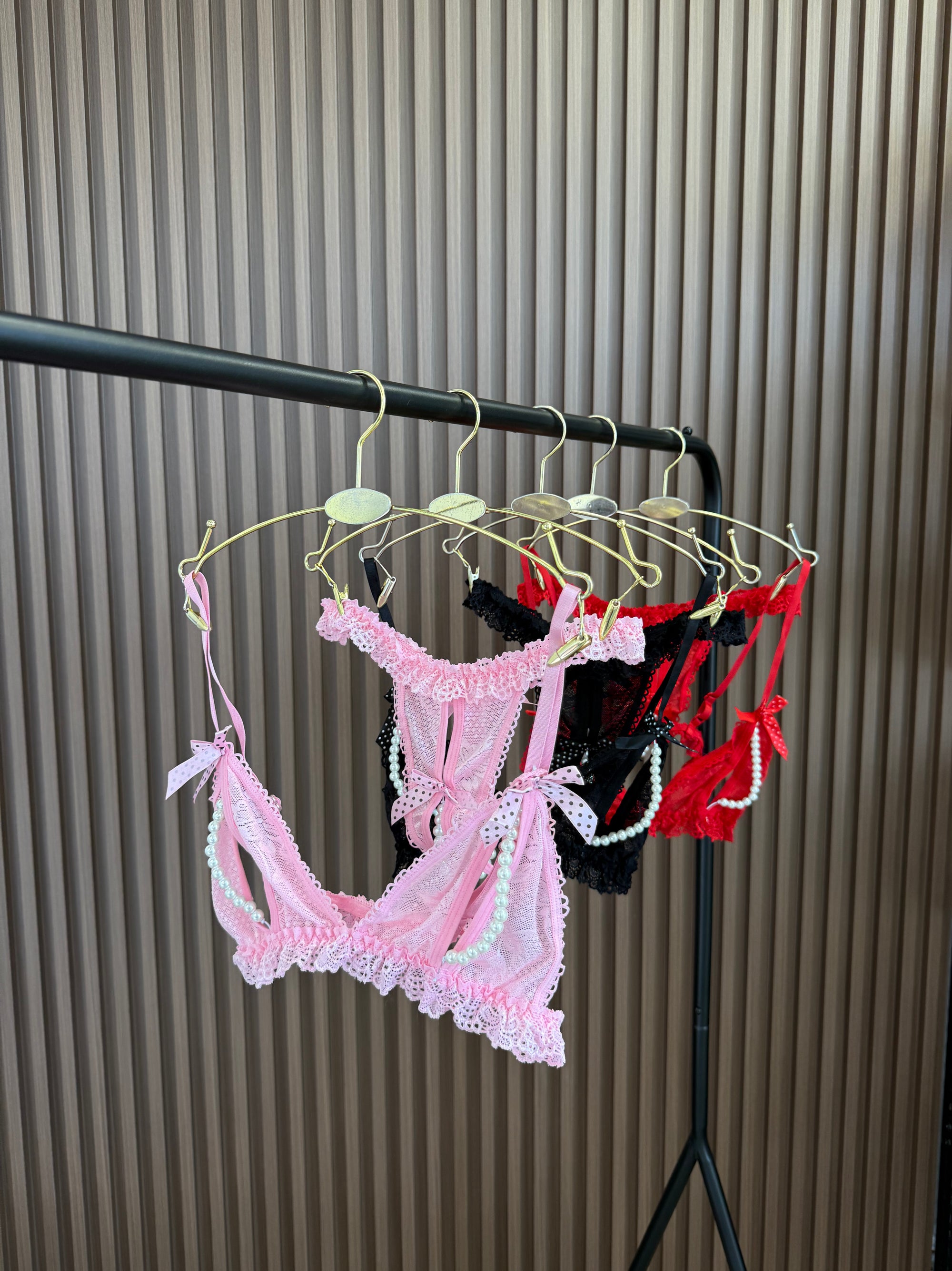 Спокусливий комплект з перлинами