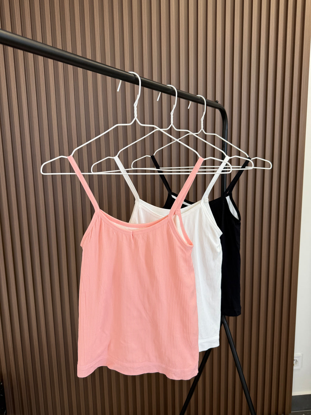 Майка на флісі на тонких бретелях