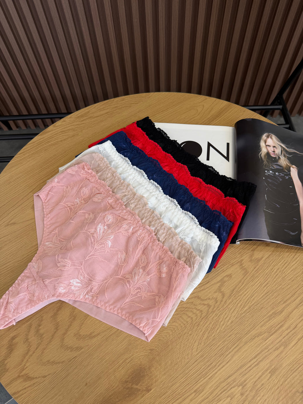 Стрінги в квіточку