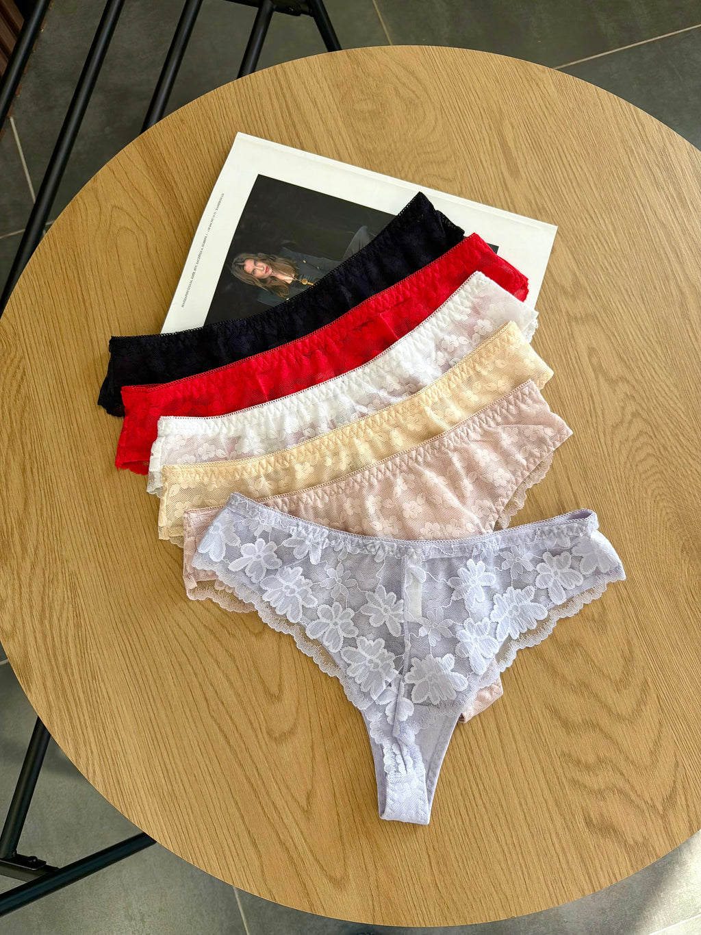 Стрінги в сіточку