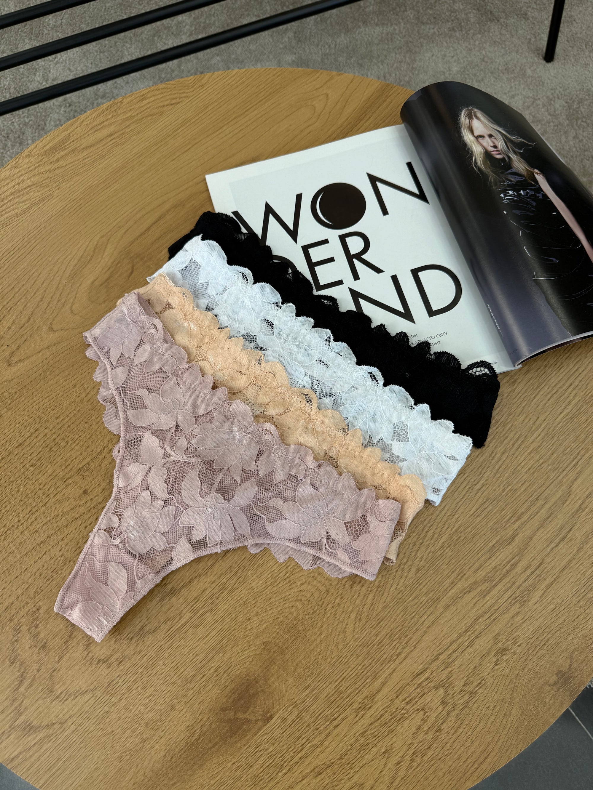 Стрінги пелюстка