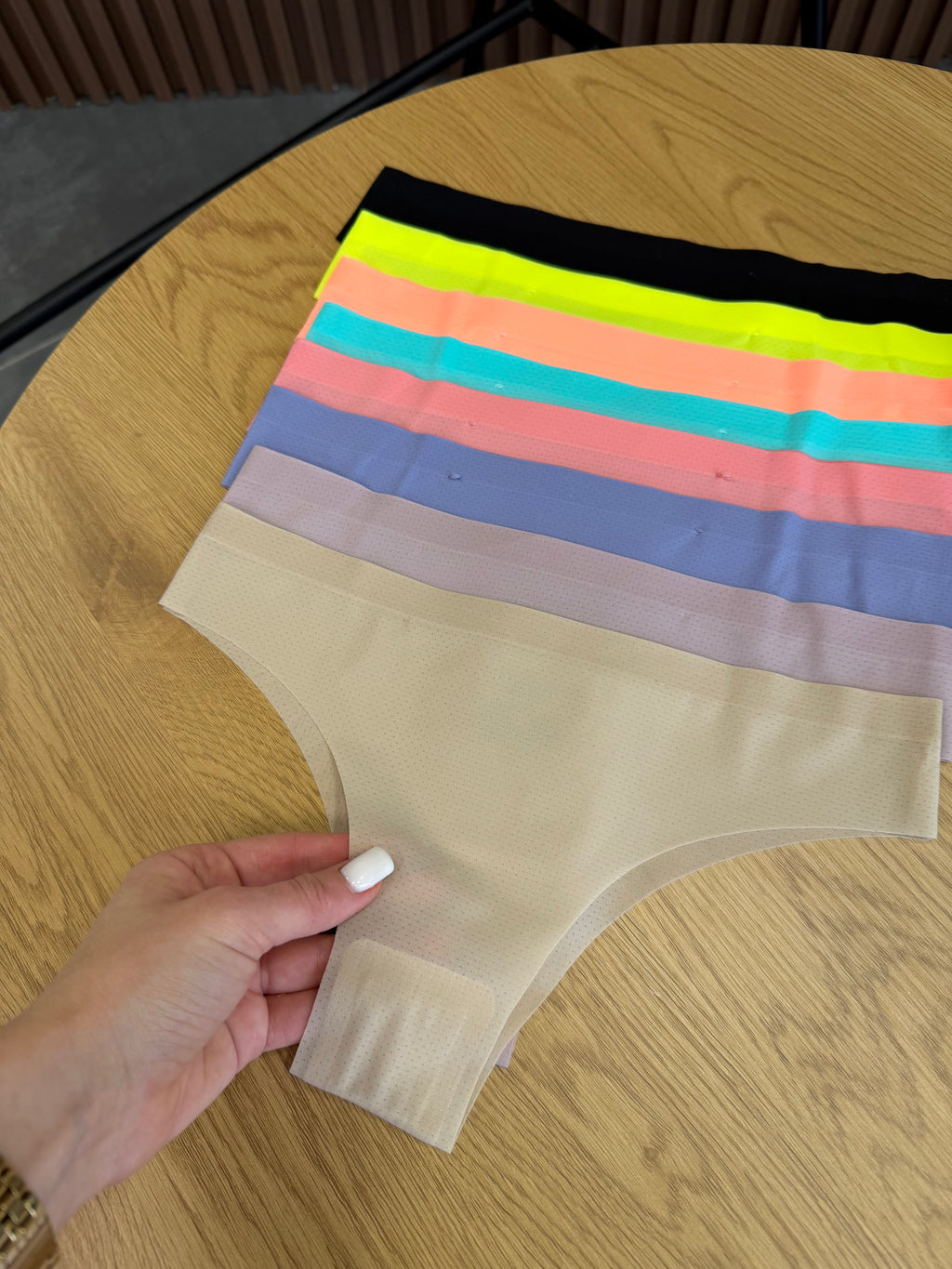 Бразильяни безшовні з перфорацією