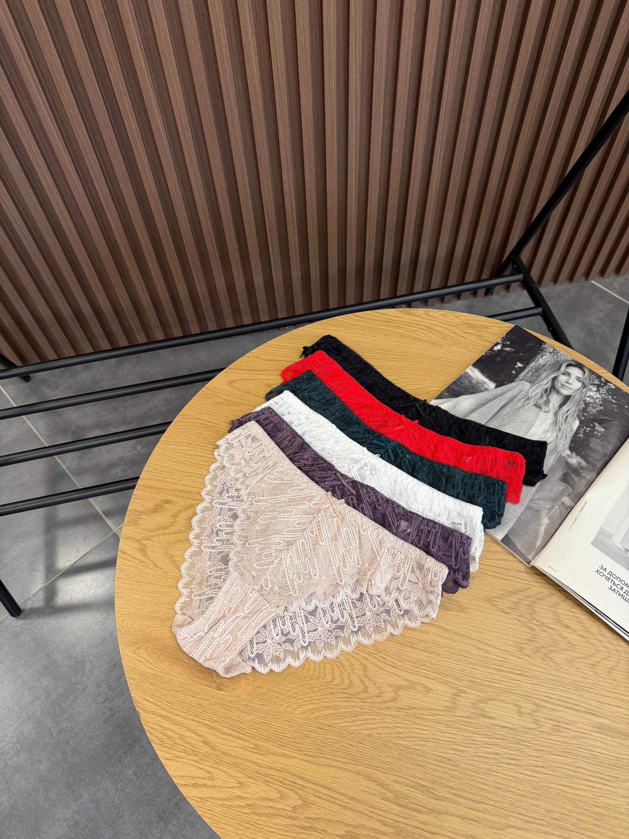 Сліпи мереживні з переплетом позаду